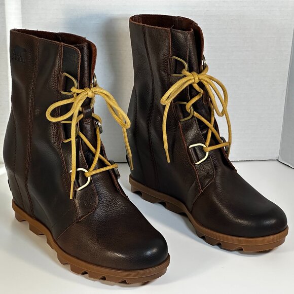 Women's size 10 Sorel Boots - Picture 2 of 16